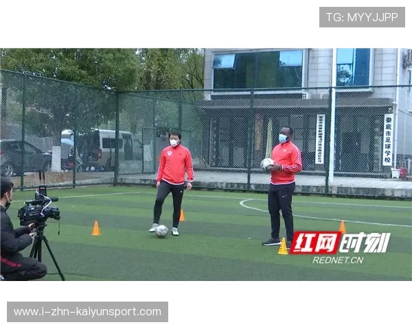 冠军球队球员携手城市公益植树，共塑绿色未来