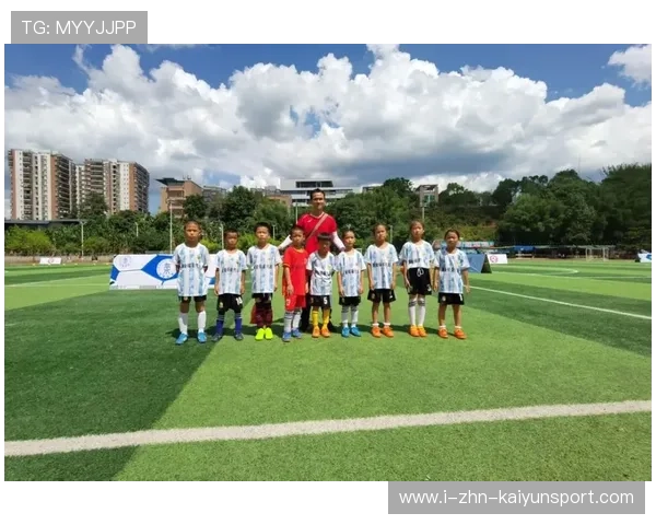 冠军球队球员参与公益读书活动传递正能量，球队取得冠军感言